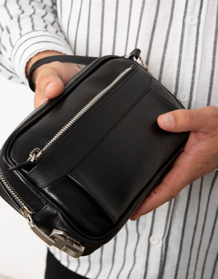 Fresno Leather Clutch – Secure Travel Wallet with Lock-1