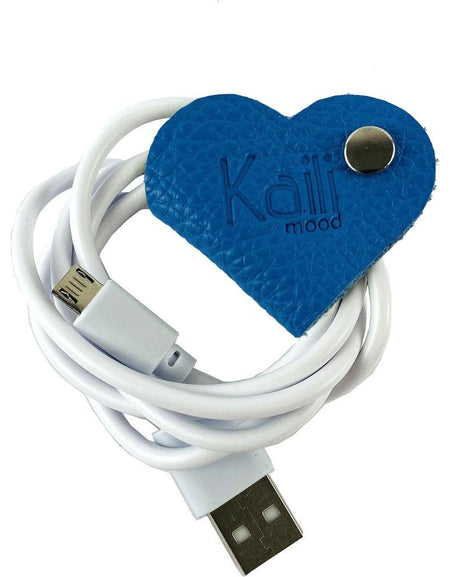 K0039OB | Avvolgicavo Cuore Made in Italy in Vera Pelle pieno fiore, grana dollaro - Colore Azzurro - Dimensioni: cm 5 x 8 x 0,5 - Confezione: Gift Box rigido fondo/coperchio-0