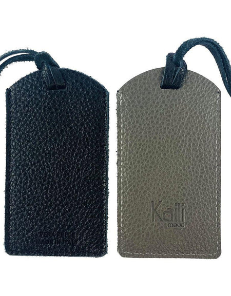 K0041AFB | Targhetta bagaglio Bicolore Made in Italy in Vera Pelle pieno fiore, grana dollaro - Colore Nero/Grigio - Dimensioni: cm 6,5 x 12 - Confezione: Gift Box rigido fondo/coperchio-0