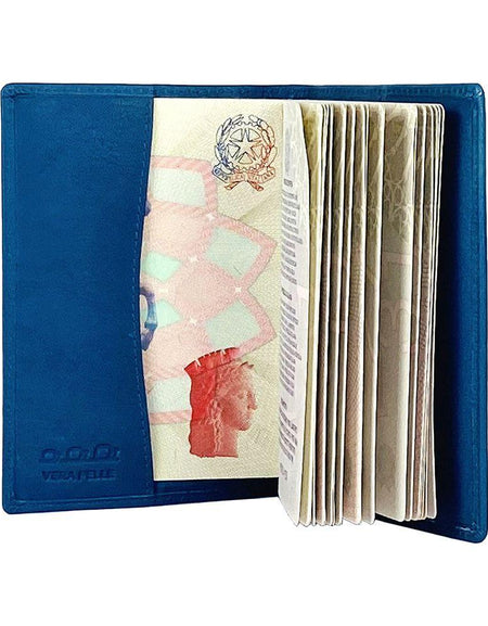 K10237MB | Copertina per Passaporto in Vera Pelle pieno fiore, con leggera grana. Colore Blu Jeans. Dimensioni da chiusa: cm 10 x 14 x 1 - Confezione: Gift Box rigido fondo/coperchio-0