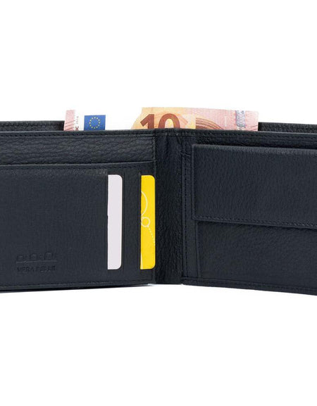 K10304AB | Portafogli Uomo in Vera Pelle pieno fiore, grana dollaro. Colore Nero. Tasca p/monete. Dimensioni da chiuso: cm 12,5 x 9,3 x 1. Confezione: Gift Box rigido fondo/coperchio-1