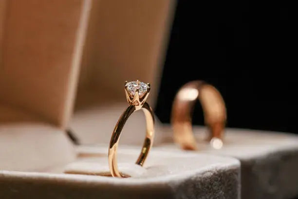 How Can a Jewellery Box Help Prevent Tarnishing?