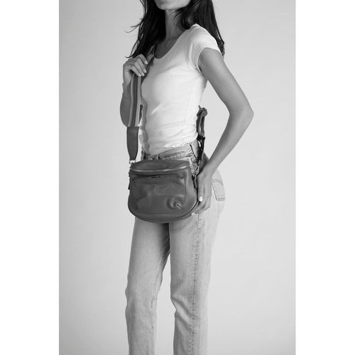 Load image into Gallery viewer, DARINA MENTA - A Timeless Italian Handbag
