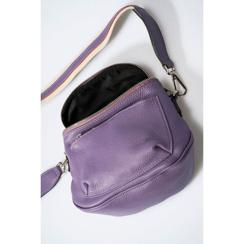 Load image into Gallery viewer, DARINA MENTA - A Timeless Italian Handbag
