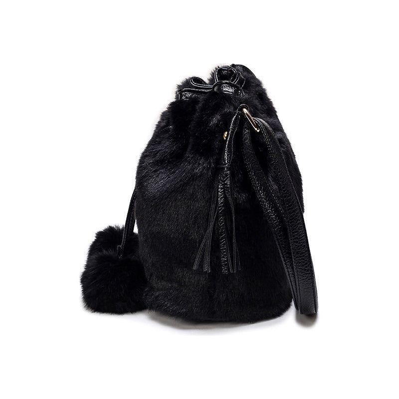 Fashion Plush Handbag For Women - A Luxurious Bucket Bag