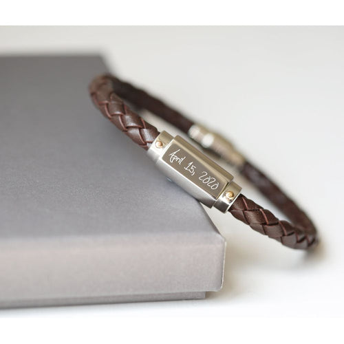 Load image into Gallery viewer, Handwriting Engraved Twisted Leather Bracelet
