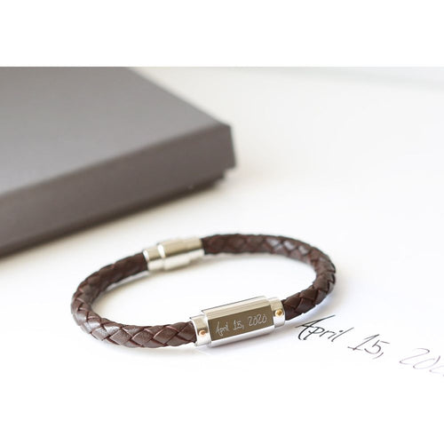 Load image into Gallery viewer, Handwriting Engraved Twisted Leather Bracelet
