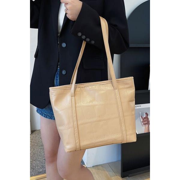 Luxurious Textured PU Leather Handbag