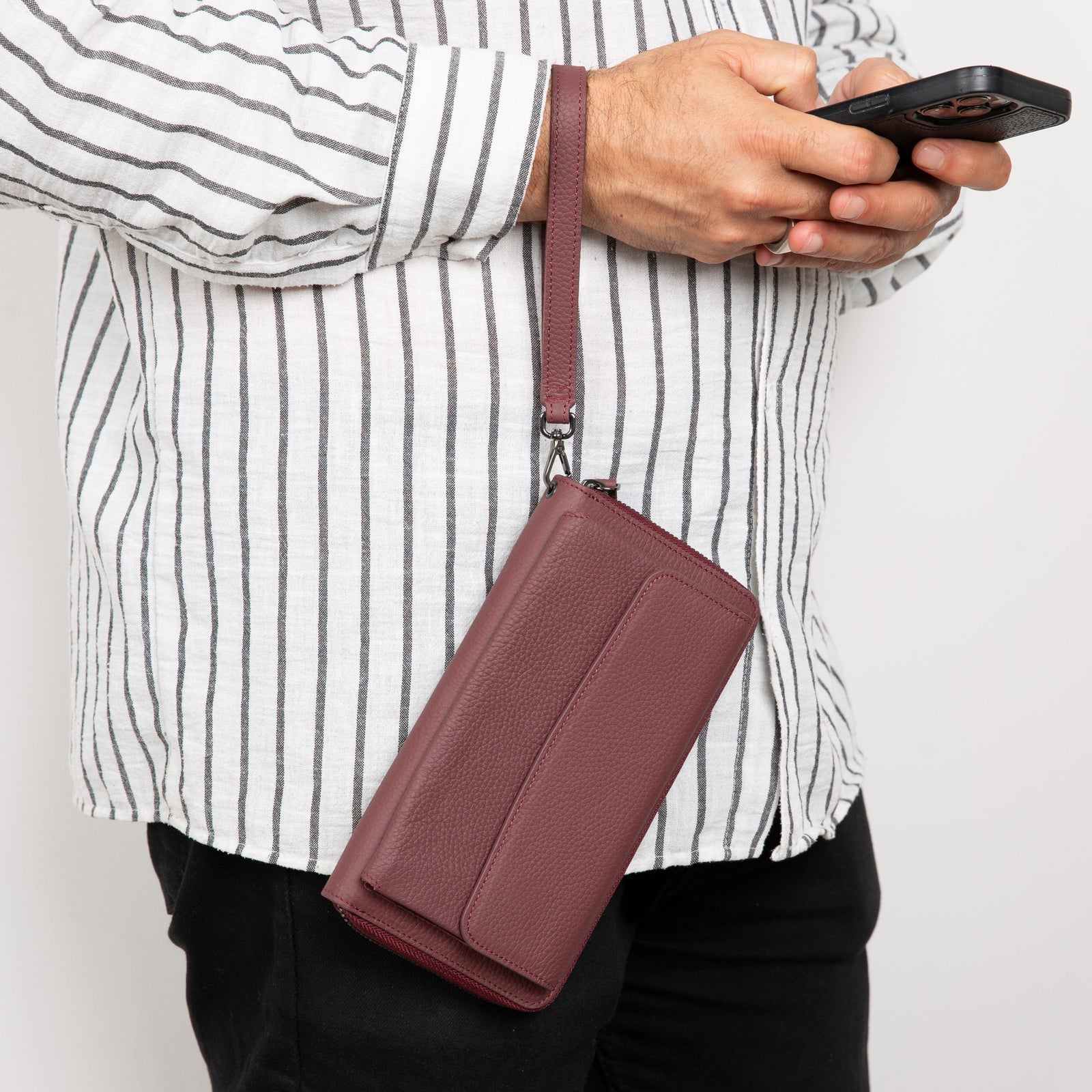 Anchorage Leather Wallet – Phone Holder & 12 Card Slots-6