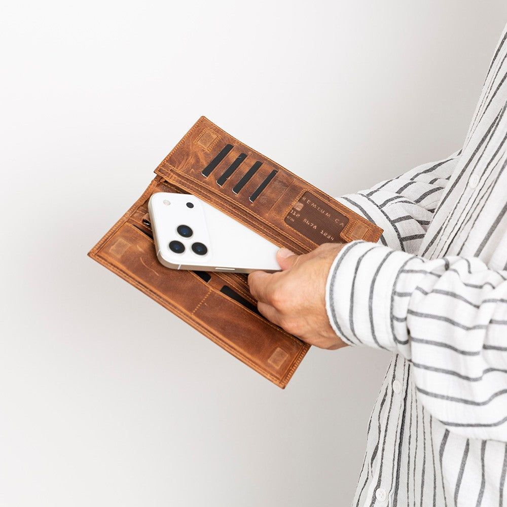 Tenuta Leather Universal Wallet-1