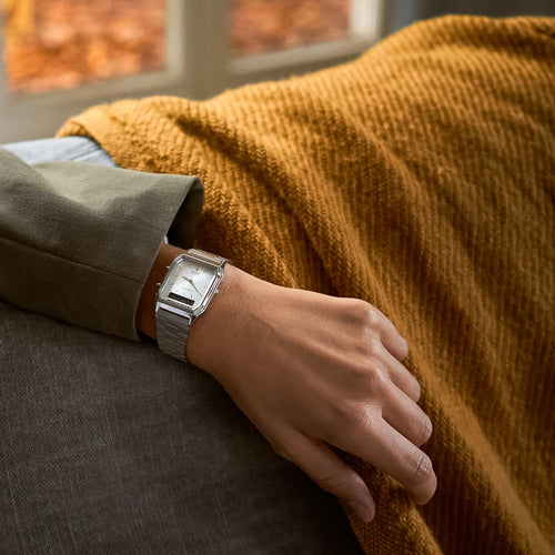 Load image into Gallery viewer, CASIO VINTAGE Mod. EDGY COLLECTION SUNRAY DIAL - SILVER-5
