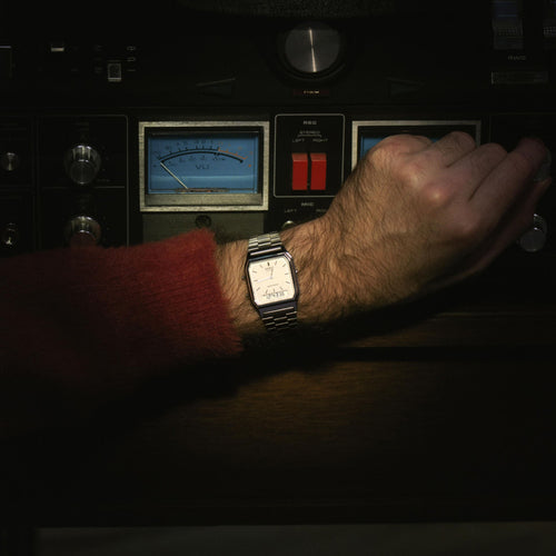 Load image into Gallery viewer, CASIO VINTAGE Mod. EDGY COLLECTION SUNRAY DIAL - WHITE-1
