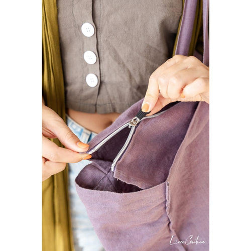 Load image into Gallery viewer, Linen beach bag with pocket and zipper in Pastel Plum
