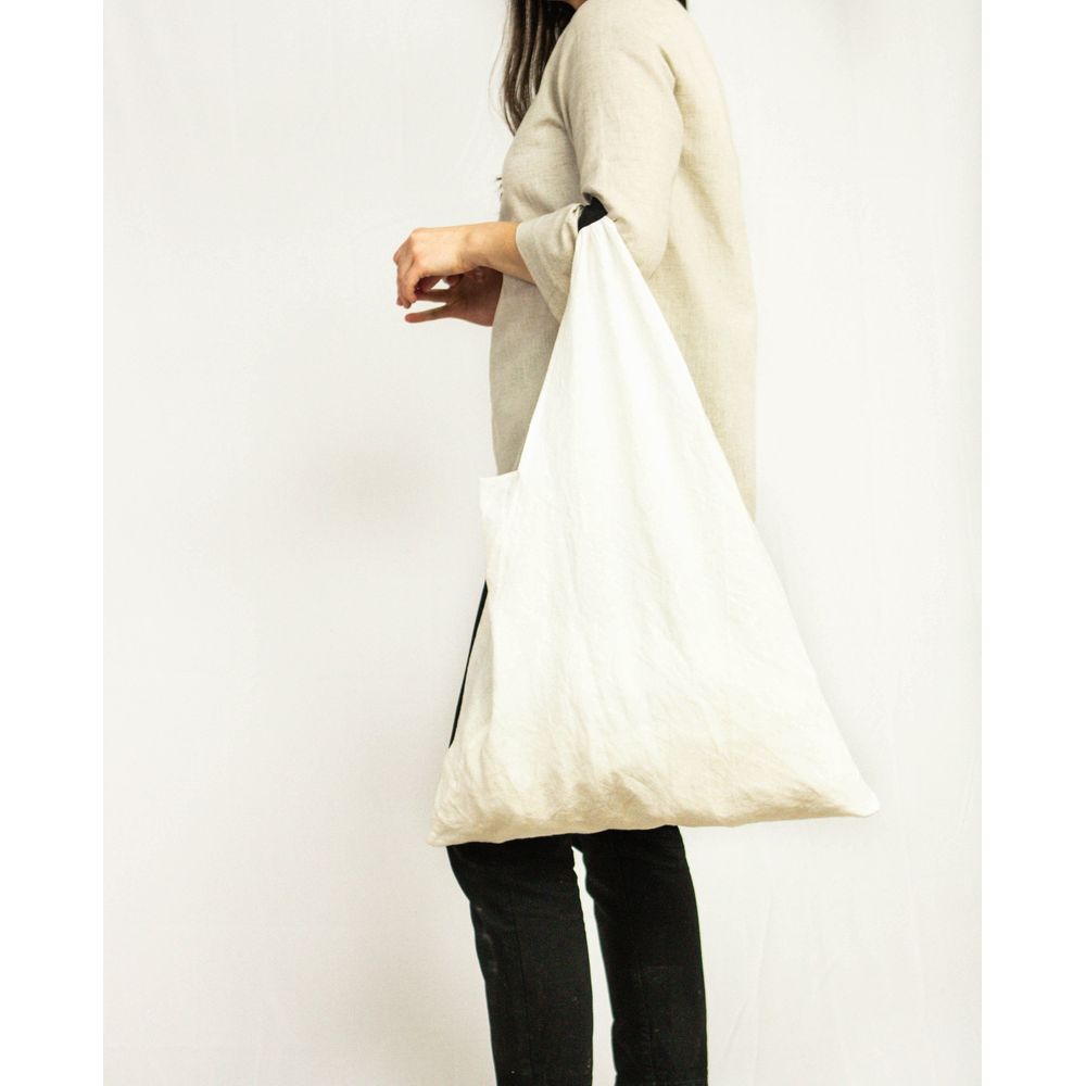 White linen triangle bag