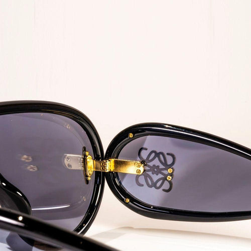 Load image into Gallery viewer, Loewe Wave Mask Sunglasses
