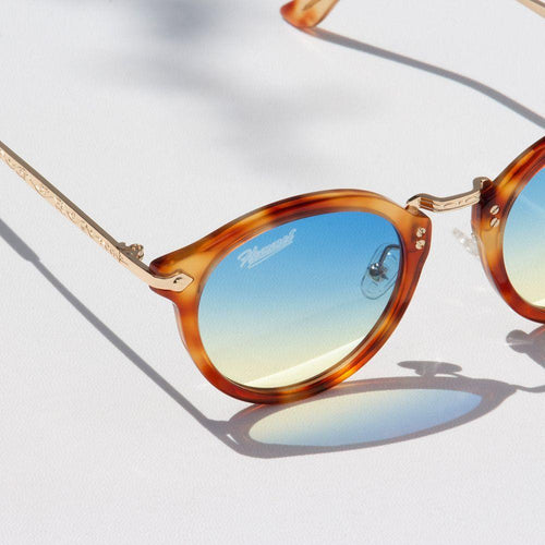 Load image into Gallery viewer, Vintage Raider Deluxe
