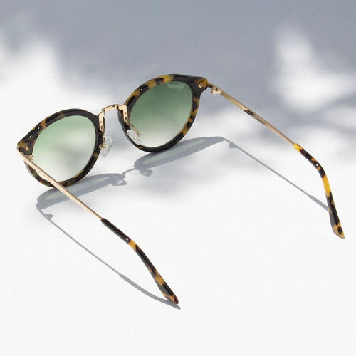 Load image into Gallery viewer, Vintage Raider Deluxe
