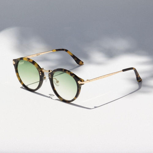 Load image into Gallery viewer, Vintage Raider Deluxe
