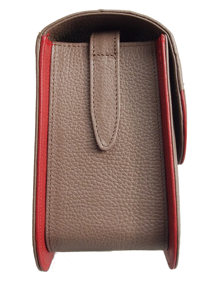 Premium Balancing Tradition and Innovation Midi Shoulder Bag in Taupe-Red