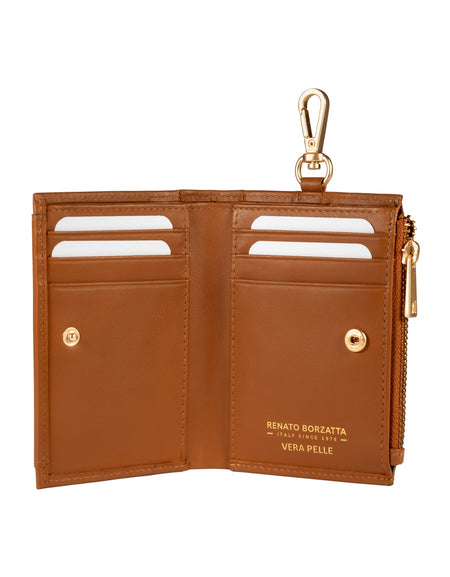 RB1085S | Portafogli Donna Made in Italy in Vera Pelle Morbida Sauvage. Accessori in metallo Oro Opaco. Colore Cognac. Dimensioni (da chiuso): cm 8 x 11,5 x 2-1