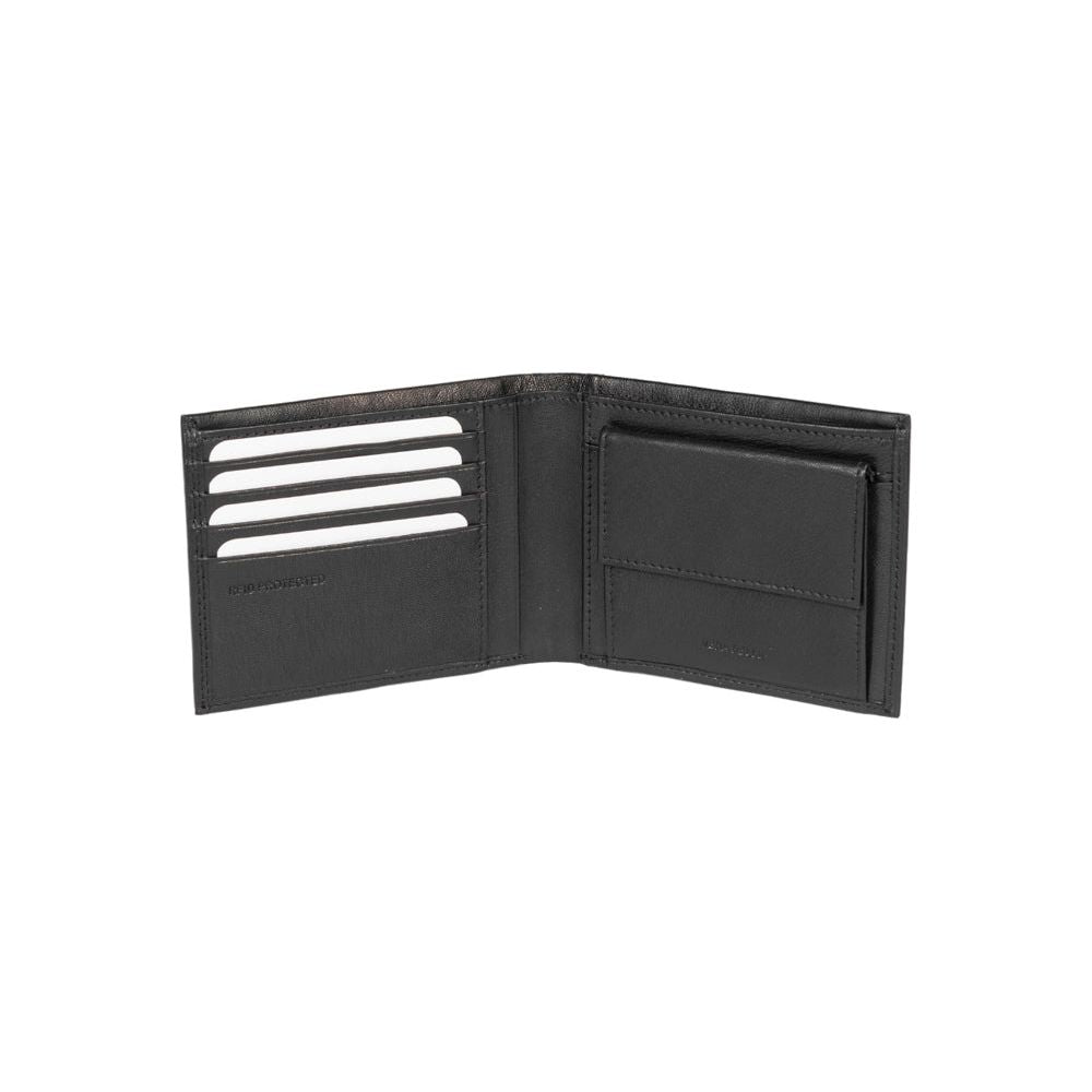 RB12003A | Portafogli Uomo risvoltato in Vera Pelle pieno fiore, con leggera grana. Colore Nero. Protezione RFID. Dimensioni da chiuso: cm 12,5 x 9,5 x 2. Confezione: Scatola regalo fondo/coperchio-1