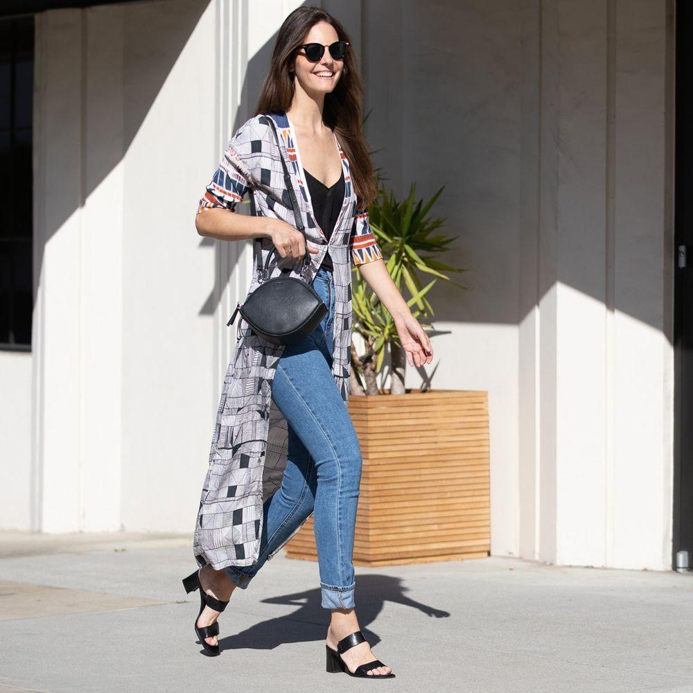 Kiss Circle Shape Leather Crossbody Bag Black - Luxurious Elegance Redefined