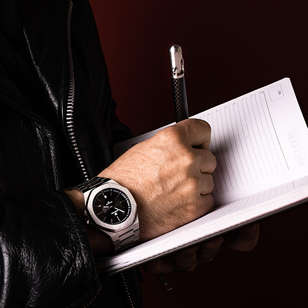 NOMAD - Stainless Steel Automatic 42mm Watch: A Statement of Elegance and Precision