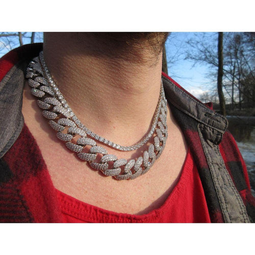 Load image into Gallery viewer, STALLION 18 MM Cuban Chain: A Masterpiece of Luxury and Craftsmanship
