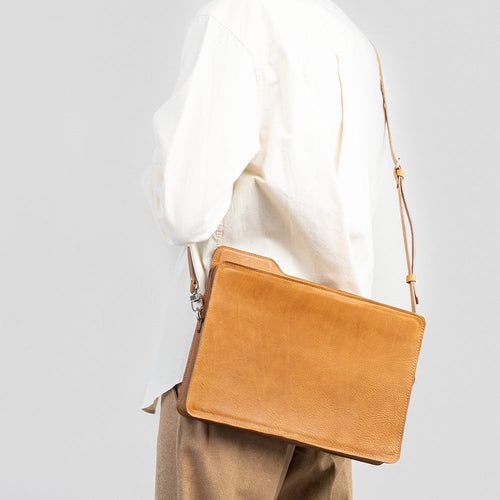 Load image into Gallery viewer, Geometric Goods Leather Laptop Bag - The Folder
