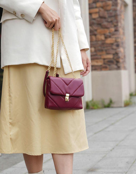 Ellie Small Crossbody Bag: A Chic Statement of Elegance