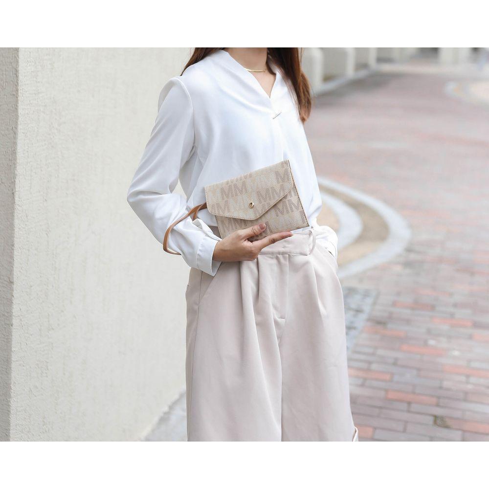 Hattie 3-in-1 Tote Bag M Signature - A Stylish Essential