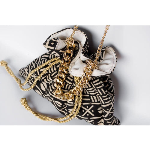 Load image into Gallery viewer, Bògò Handbag: Exquisite Luxury from Burkina Faso
