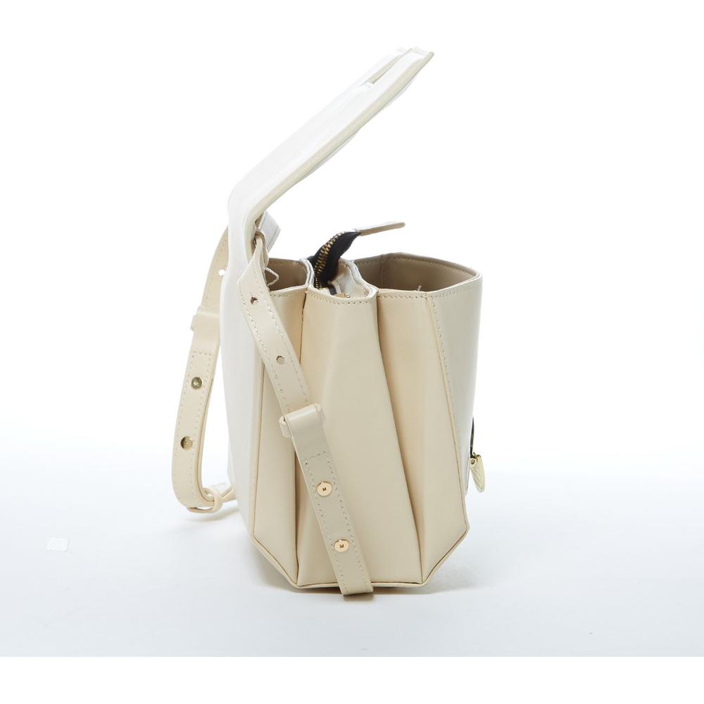 Elizabeth Off White Leather Saddle Bag - A Touch of Elegance