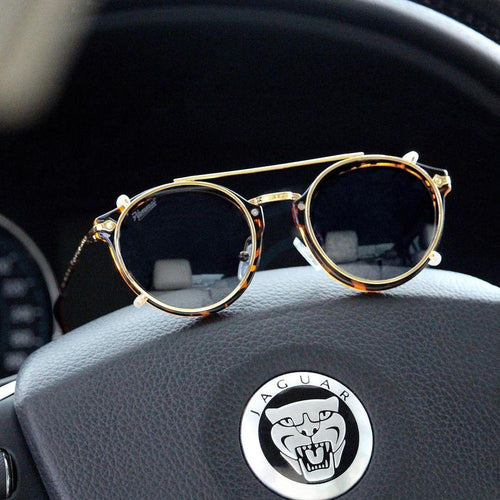 Load image into Gallery viewer, Vintage Raider Clip S1
