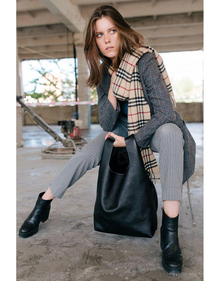 Luxurious Real Leather Handbag - Elegant Soft Shopper Bag for Women