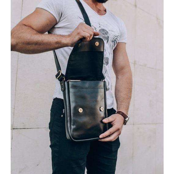 Custom Crossbody Leather Bag Men – Elegant Leather Accessory for Special Occasions