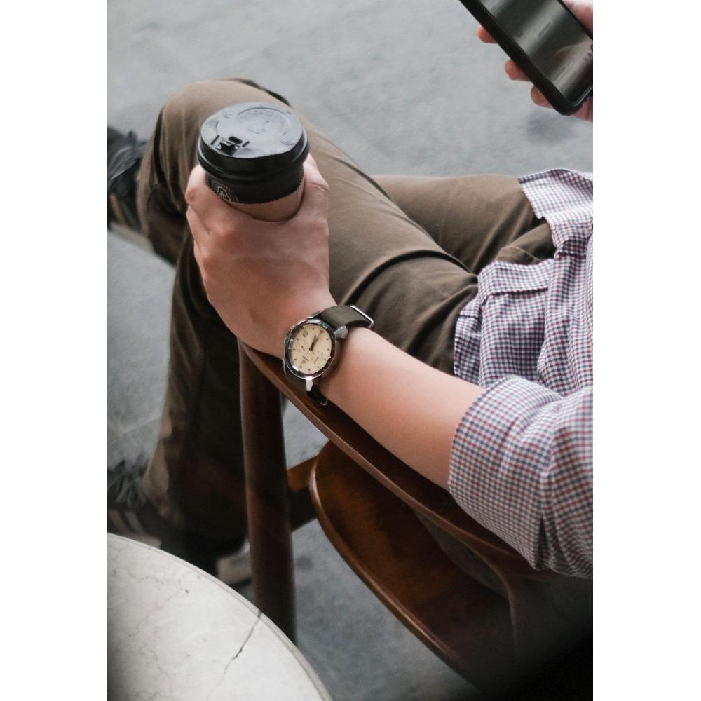 LeWy 9 Swiss Men's Watch J7.134.L - A Pinnacle of Elegance and Precision