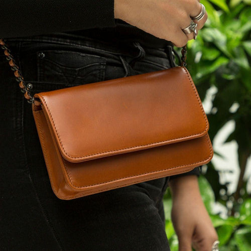 Load image into Gallery viewer, Evanston Minimalist Leather Handbag for Women - A Touch of Luxe
