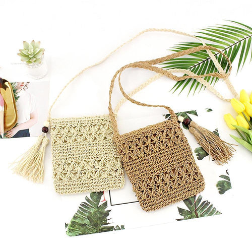 Load image into Gallery viewer, Small Straw Summer Crossbody with Tassel
