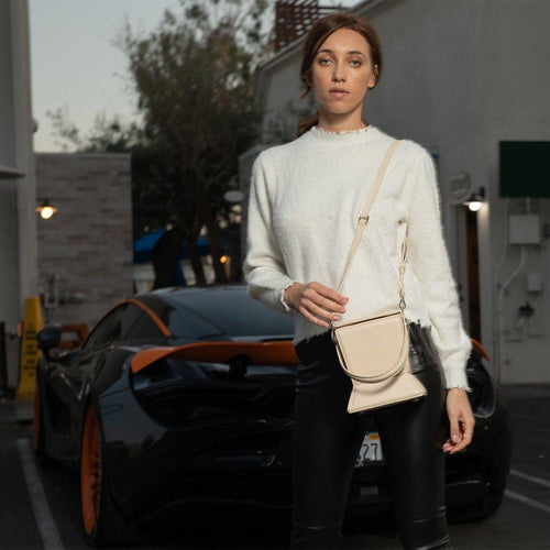 Load image into Gallery viewer, SUSU The Amber Leather Bucket Bag Off White - A Statement of Elegance
