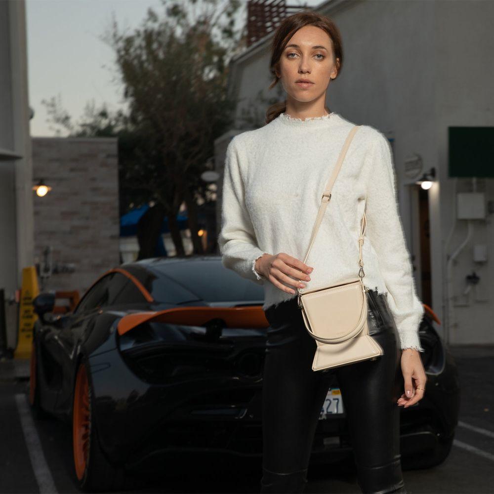 SUSU The Amber Leather Bucket Bag Off White - A Statement of Elegance