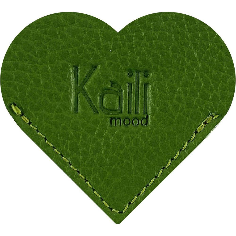 K0038EB | Segnalibro Cuore Made in Italy in Vera Pelle pieno fiore, grana dollaro - Colore Verde - Dimensioni: cm 6 x 5,5 x 0,5 - Confezione: Gift Box rigido fondo/coperchio-0