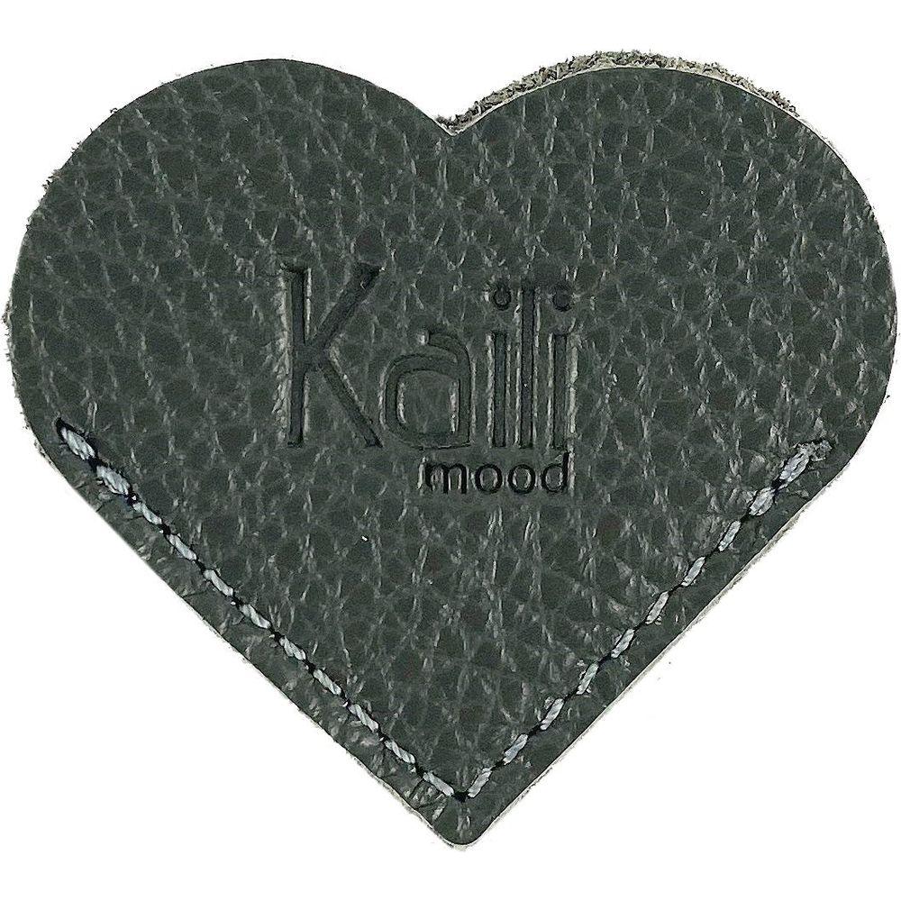 K0038FB | Segnalibro Cuore Made in Italy in Vera Pelle pieno fiore, grana dollaro - Colore Grigio - Dimensioni: cm 6 x 5,5 x 0,5 - Confezione: Gift Box rigido fondo/coperchio-0