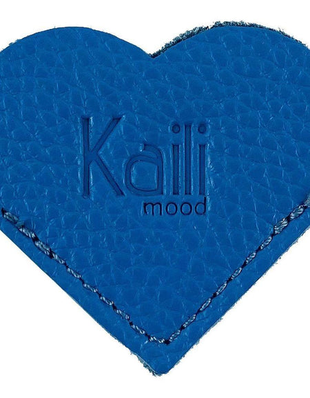 K0038OB | Segnalibro Cuore Made in Italy in Vera Pelle pieno fiore, grana dollaro - Colore Azzurro - Dimensioni: cm 6 x 5,5 x 0,5 - Confezione: Gift Box rigido fondo/coperchio-0