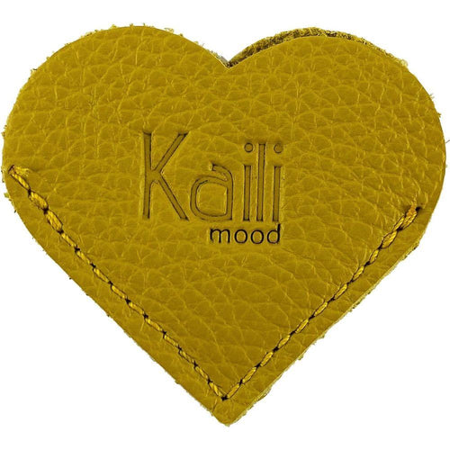 Load image into Gallery viewer, K0038RB | Segnalibro Cuore Made in Italy in Vera Pelle pieno fiore, grana dollaro - Colore Giallo - Dimensioni: cm 6 x 5,5 x 0,5 - Confezione: Gift Box rigido fondo/coperchio-0
