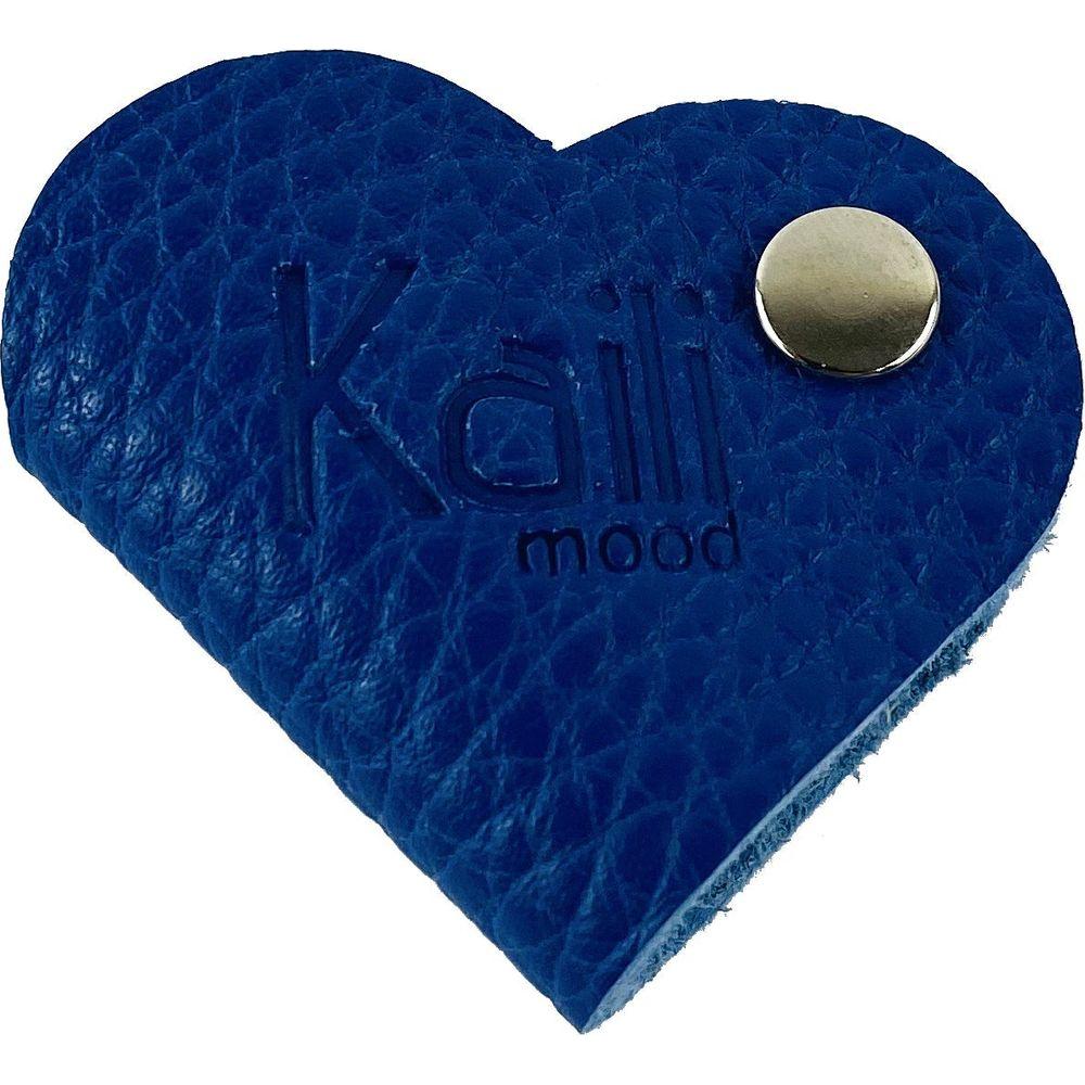 K0039DB | Avvolgicavo Cuore Made in Italy in Vera Pelle pieno fiore, grana dollaro - Colore Blu - Dimensioni: cm 5 x 8 x 0,5 - Confezione: Gift Box rigido fondo/coperchio-3