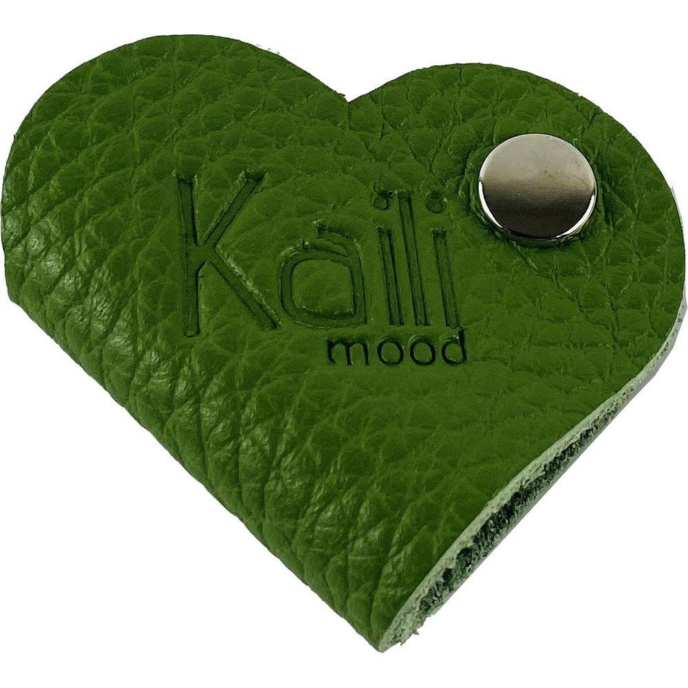 K0039EB | Avvolgicavo Cuore Made in Italy in Vera Pelle pieno fiore, grana dollaro - Colore Verde - Dimensioni: cm 5 x 8 x 0,5 - Confezione: Gift Box rigido fondo/coperchio-3