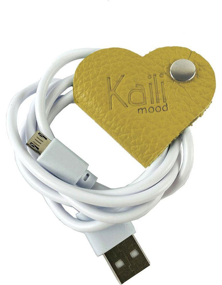 K0039RB | Avvolgicavo Cuore Made in Italy in Vera Pelle pieno fiore, grana dollaro - Colore Giallo - Dimensioni: cm 5 x 8 x 0,5 - Confezione: Gift Box rigido fondo/coperchio-0