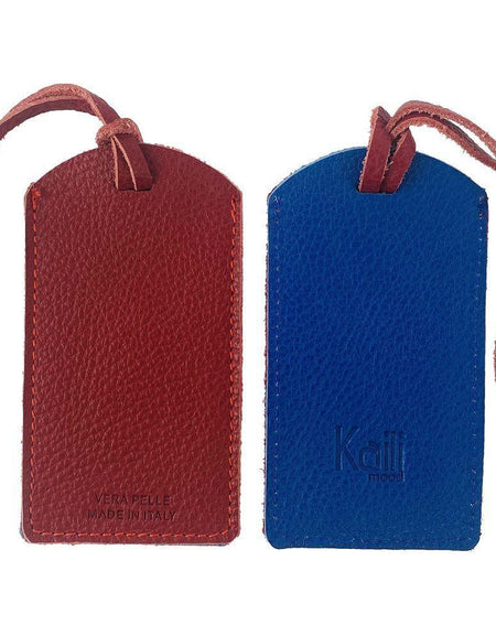K0041VDB | Targhetta bagaglio Bicolore Made in Italy in Vera Pelle pieno fiore, grana dollaro - Colore Rosso/Blu - Dimensioni: cm 6,5 x 12 - Confezione: Gift Box rigido fondo/coperchio-0