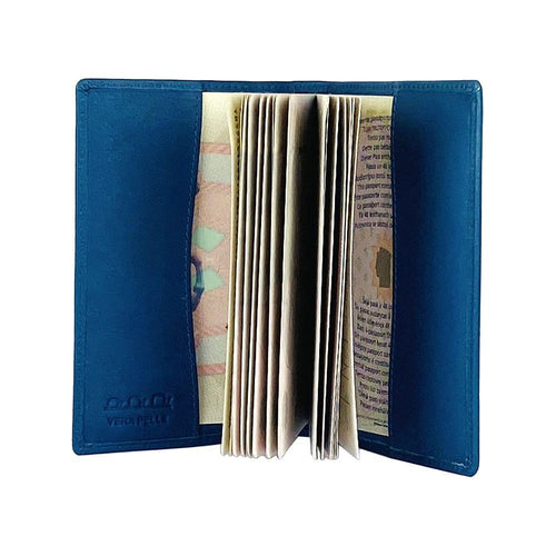 Load image into Gallery viewer, K10237MB | Copertina per Passaporto in Vera Pelle pieno fiore, con leggera grana. Colore Blu Jeans. Dimensioni da chiusa: cm 10 x 14 x 1 - Confezione: Gift Box rigido fondo/coperchio-2
